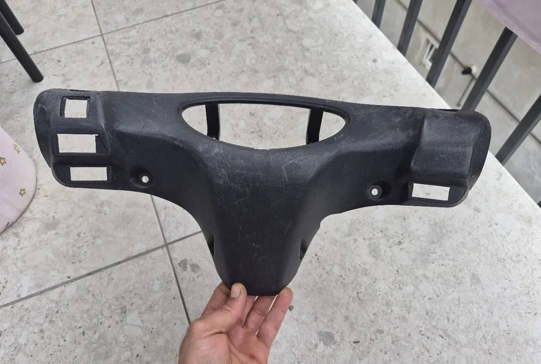 Tachoverkleidung für Yamaha Neos — schwarz