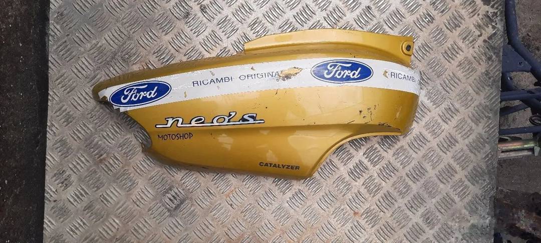 Дясна странична пластмаса за Yamaha Neos