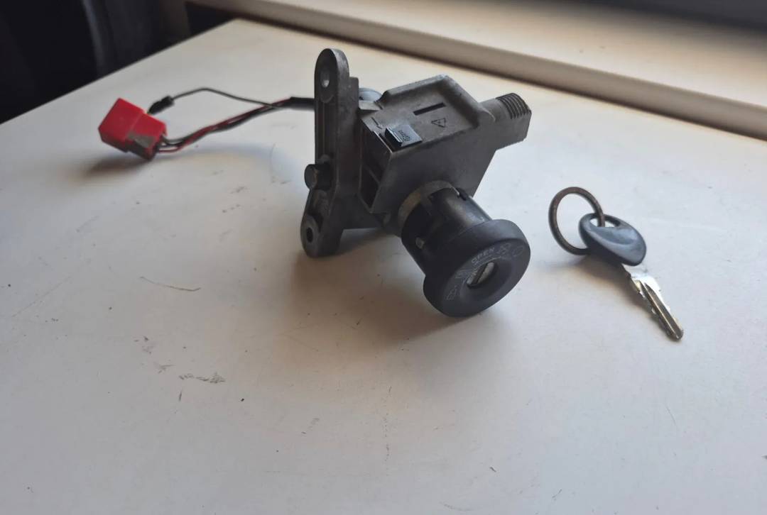 Contact cu cheie pentru Yamaha Neos 50