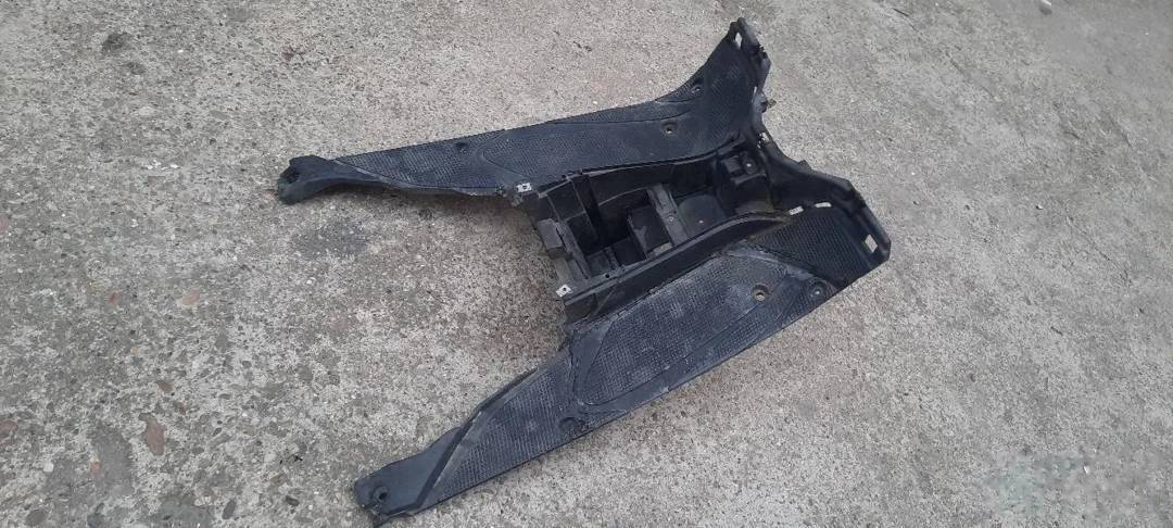 Platformă pentru picioare pentru Yamaha Aerox — neagră