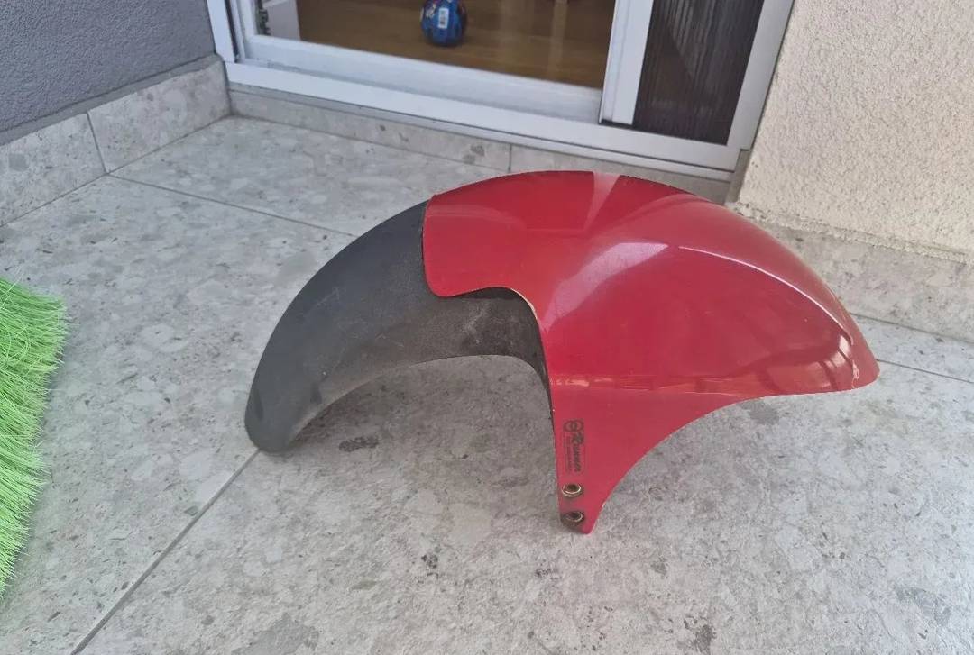 Vorderer Kotflügel für Gilera Runner 50 — rot