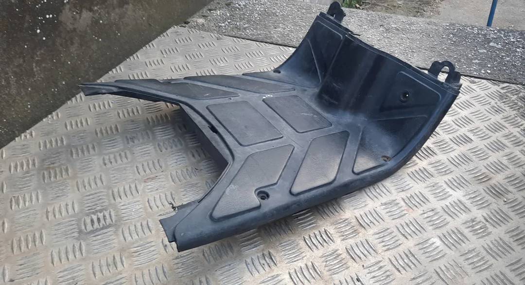 Lábtartó idom (padló) Gilera Typhoon robogóhoz