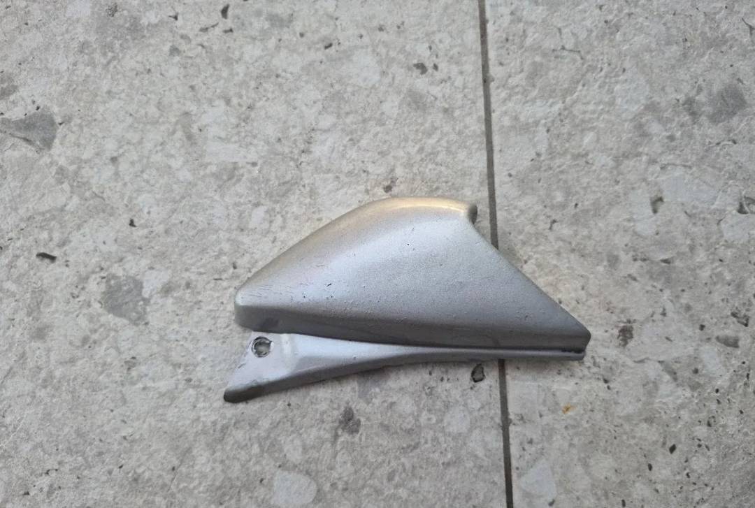 Kleine Seitenverkleidungen für Piaggio NRG