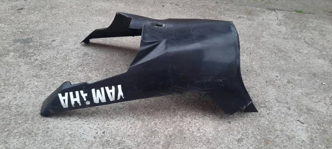 Korito (donja plastika) za Yamaha Aerox — crno