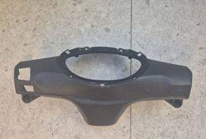 Plastika oko brzinomjera za Piaggio Fly 125 4T 3V — crna — Novi Sad