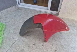 Vorderer Kotflügel für Gilera Runner 50 — rot — Novi Sad