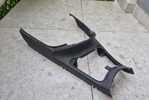 Plastika br. 18 za Yamaha Majesty 125/150 — crna — Novi Sad