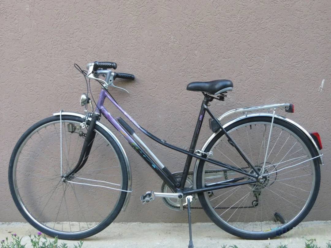 Gradski bicikl KTM Libero 28" — okvir 51 cm, 7 brzina