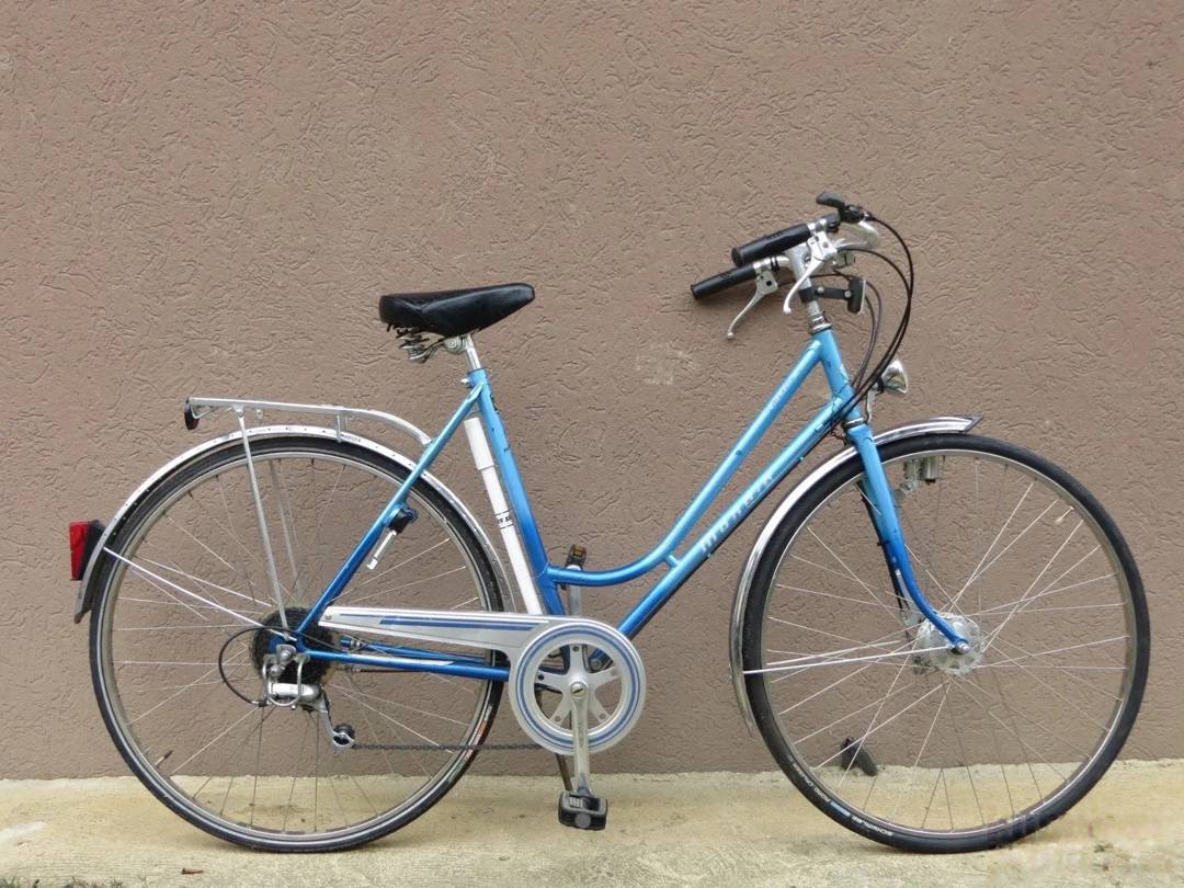 Vintage bicikl Mondia Comfort 28" — 18 brzina, okvir 54 cm