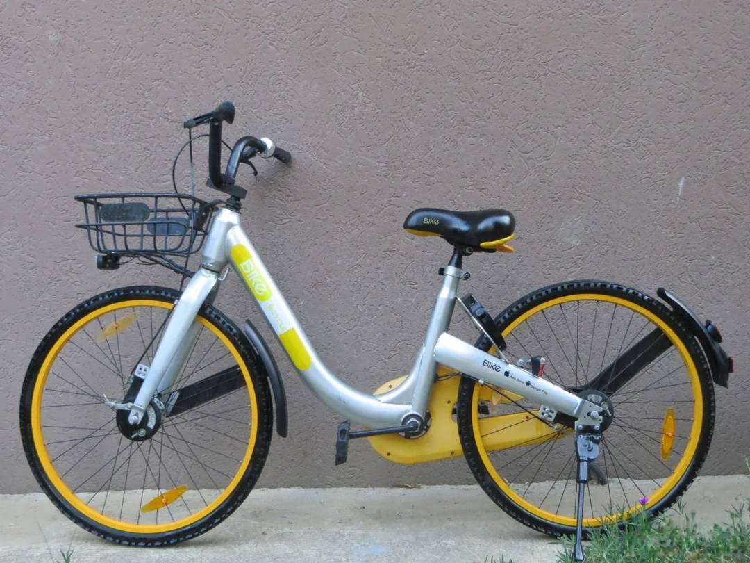 Mestno kolo 26" — za težje osebe, tubeless pnevmatike, dinamo