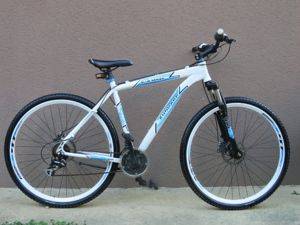 MTB bicikl Zündapp Blue 7.0 28" — aluminijski okvir, 24 brzine, disk kočnice — Beograd