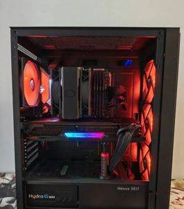 Gaming-PC Ryzen 7 5700X3D, RX 6800 XT 16GB, 32GB DDR4, 1000W Gold — Novi Sad