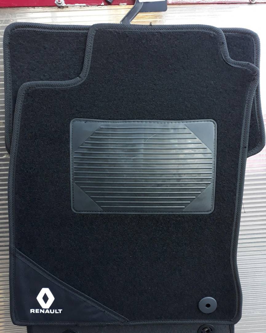 Car mats for Renault Laguna 3 — rubber and carpet
