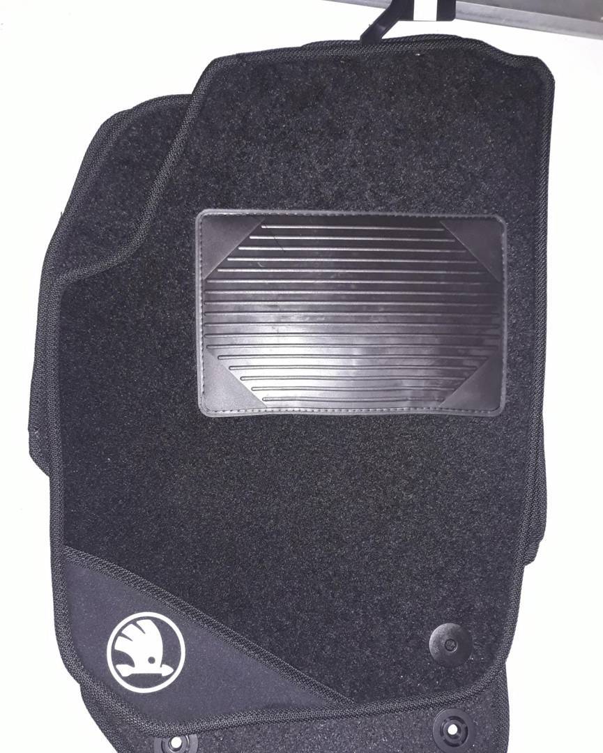 Carpet car mats for Škoda Fabia