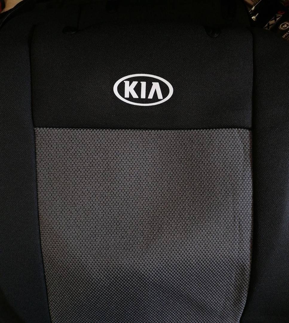 Félig méretpontos üléshuzat — Kia