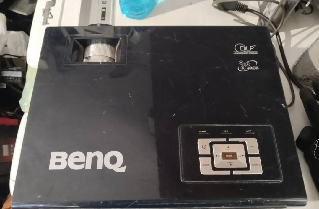Projektor BenQ MP720p — DLP, 2500 lm, XGA