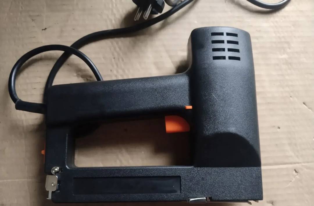 Električni spenjalnik Mister Tool N 668