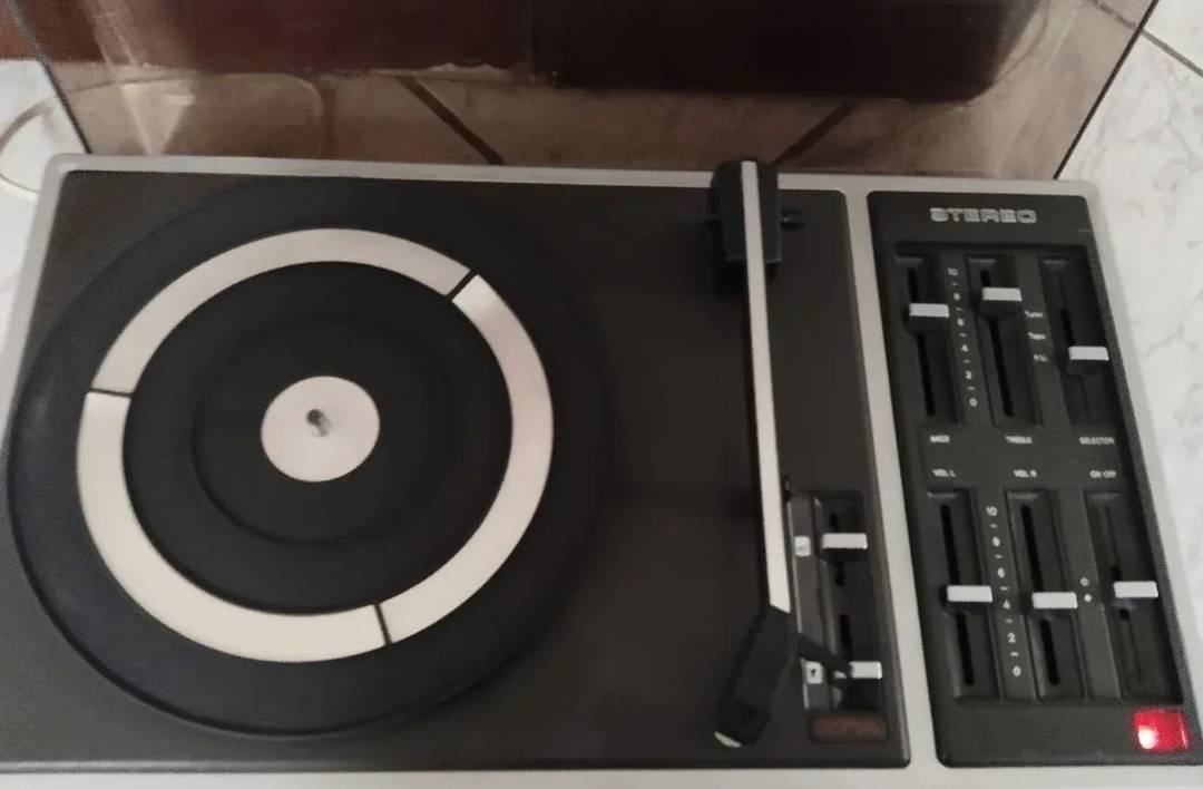 Gramofon Philips 2714