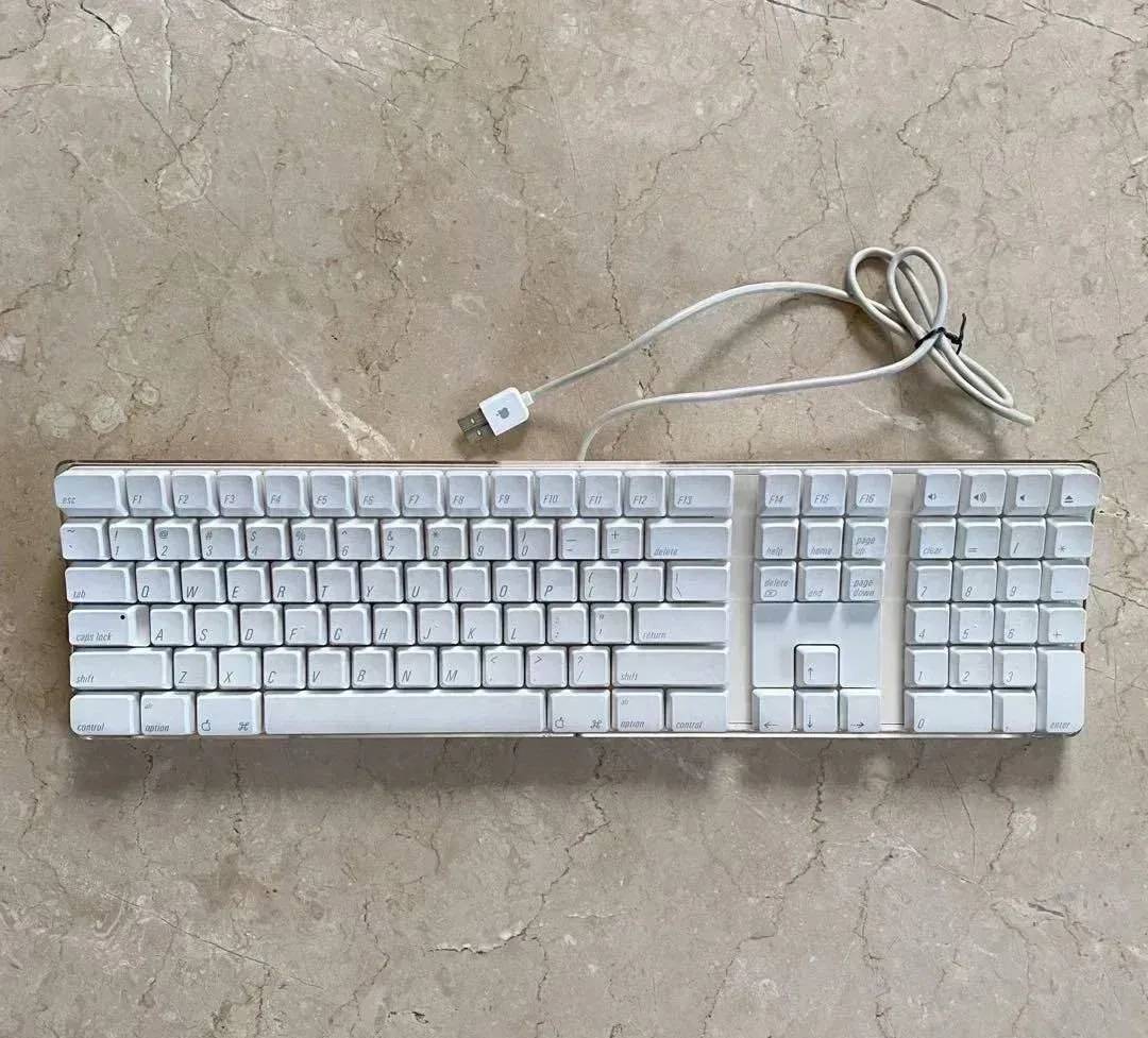 Žična tipkovnica Apple A1048 (nedelujoča)