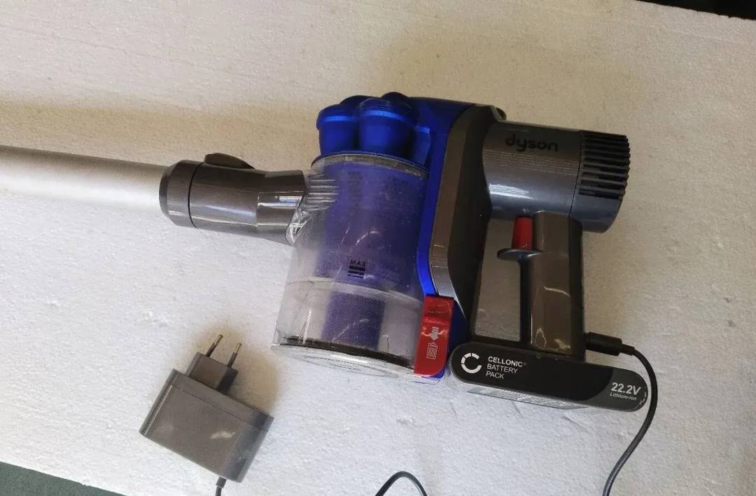 Štapni usisavač Dyson DC34