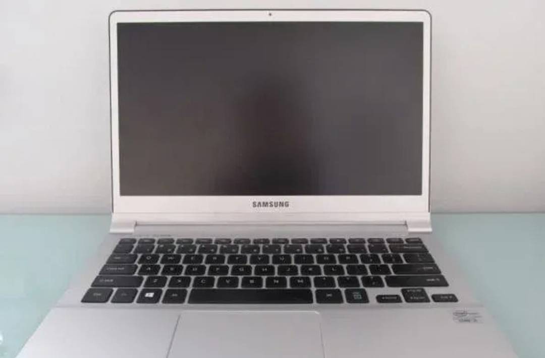 Лаптоп Samsung 900X