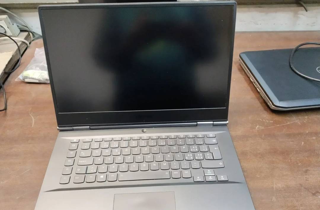 Laptop Lenovo Legion (za dijelove)