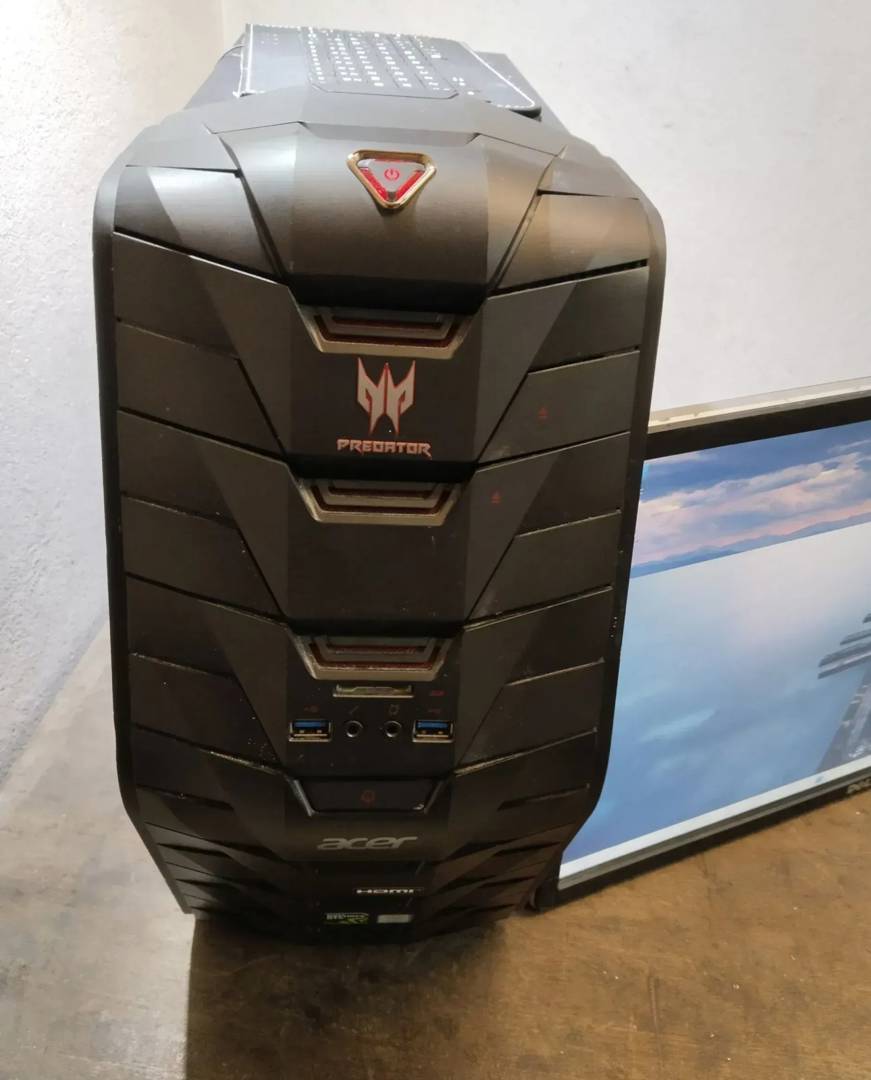 Računalo Acer Predator G3-710 — i7 7700, 32 GB RAM, 1 TB SSD, GTX 1050 Ti