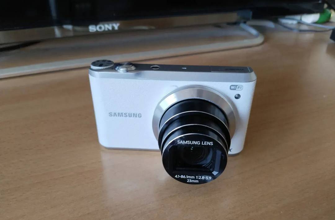 Fotoaparat Samsung WB380F — 16,3 MP, 21x zum, Wi-Fi