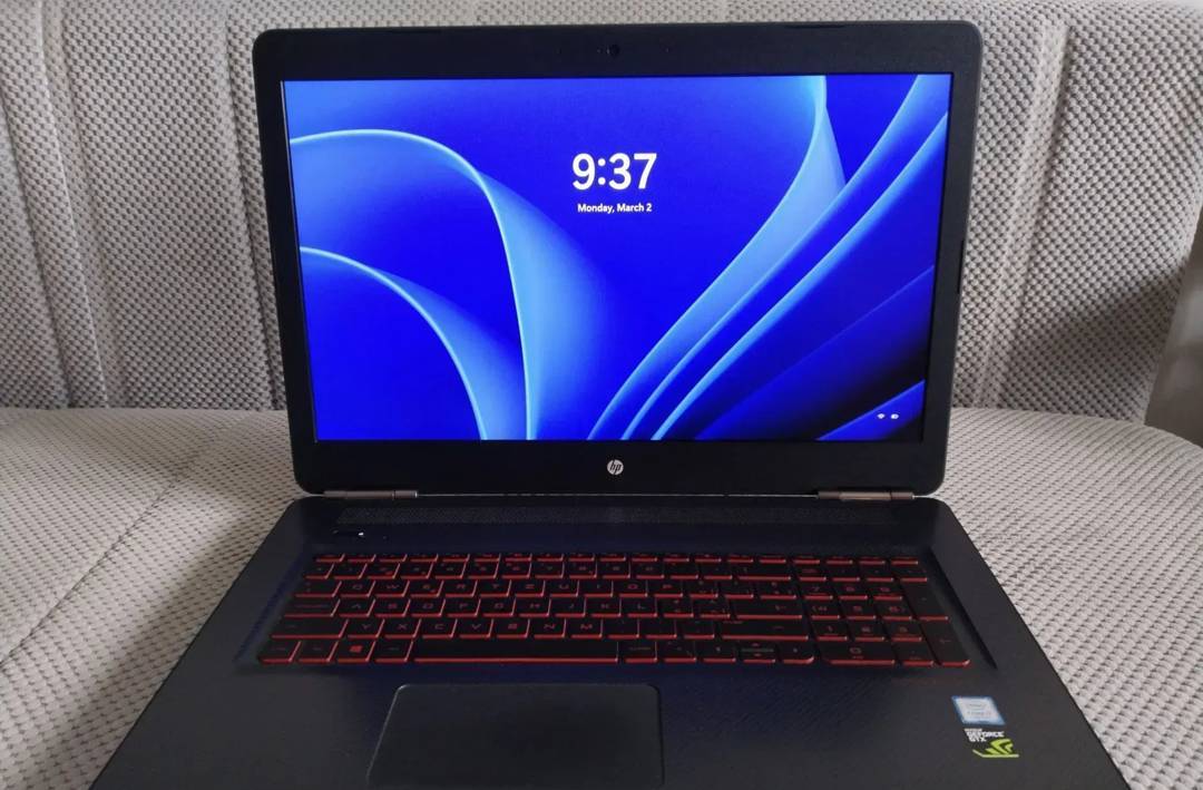 Prijenosno računalo HP Omen 17-w260nz — i7 7700HQ, GTX 1070, 16 GB RAM-a, 256 GB SSD + 1 TB