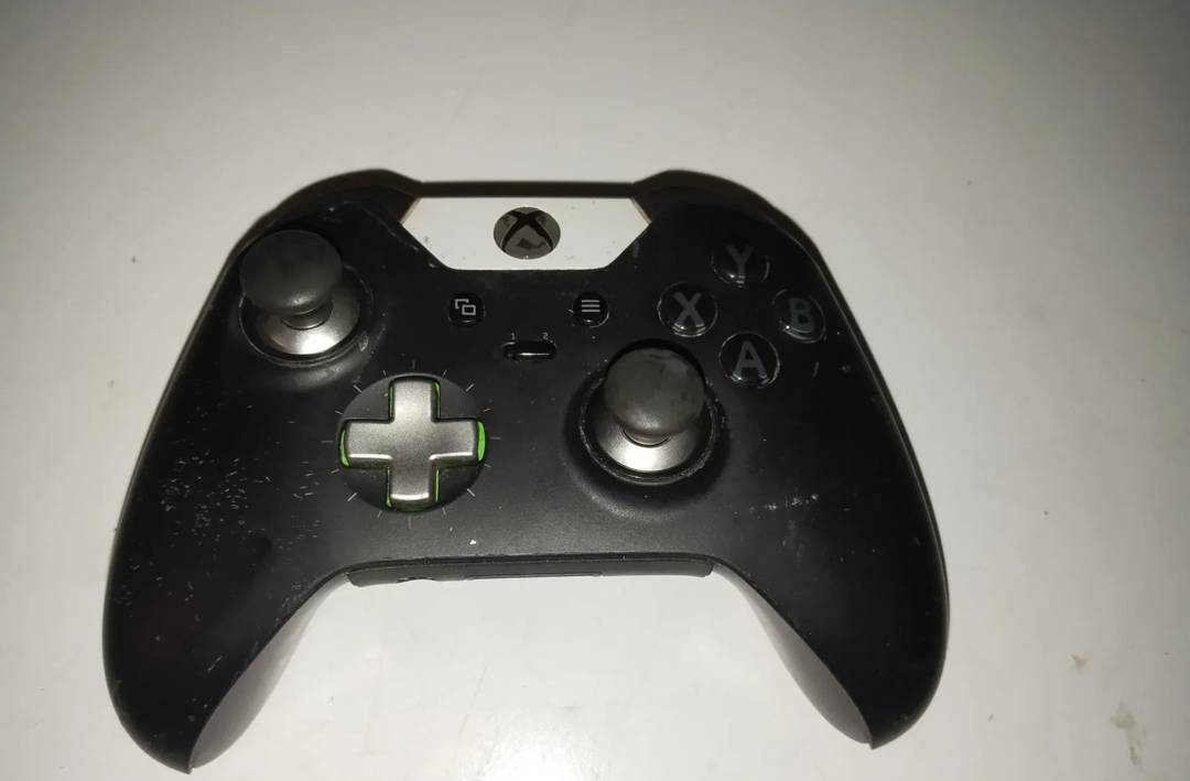 Xbox Elite Wireless Series 2 controller
