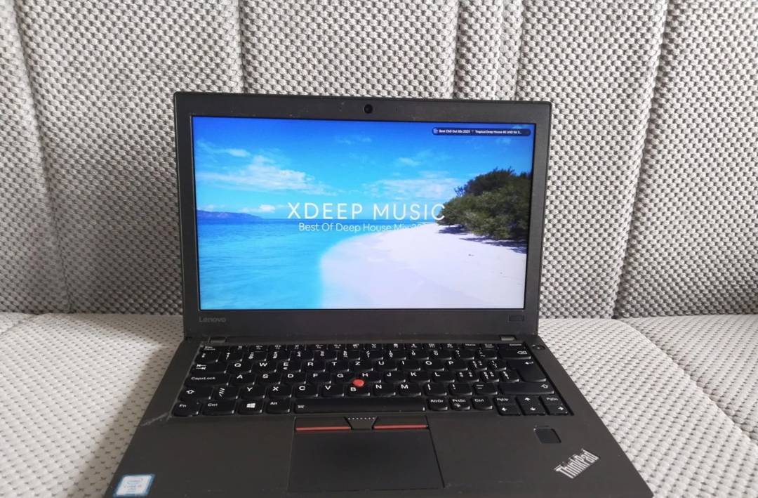 Laptop Lenovo ThinkPad X270 — i5 6300U, 8 GB RAM, 250 GB SSD