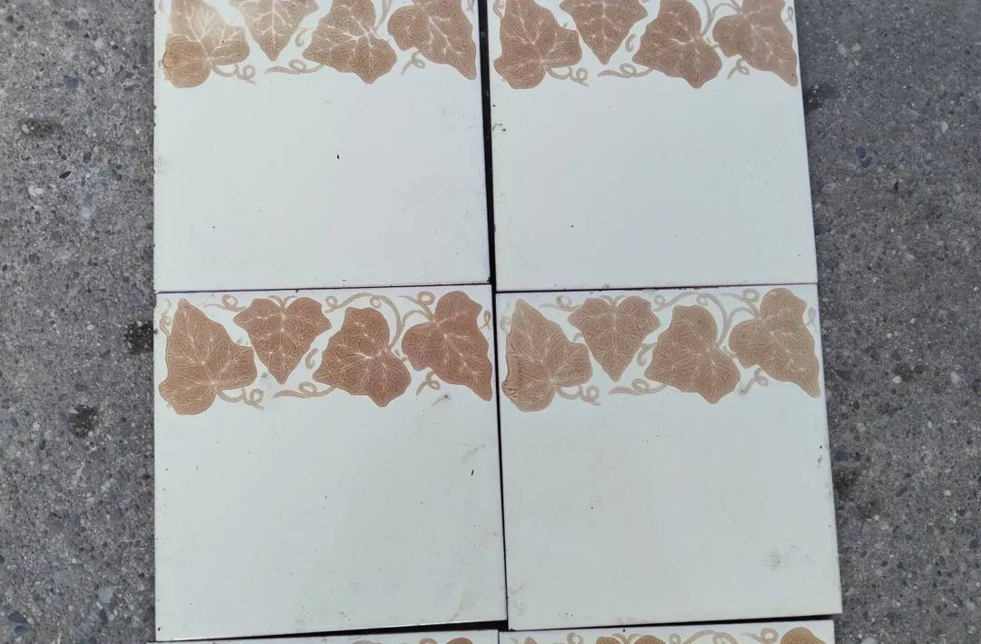 Starinske keramične ploščice 15 x 15 cm, Bečej (približno 10 m²)