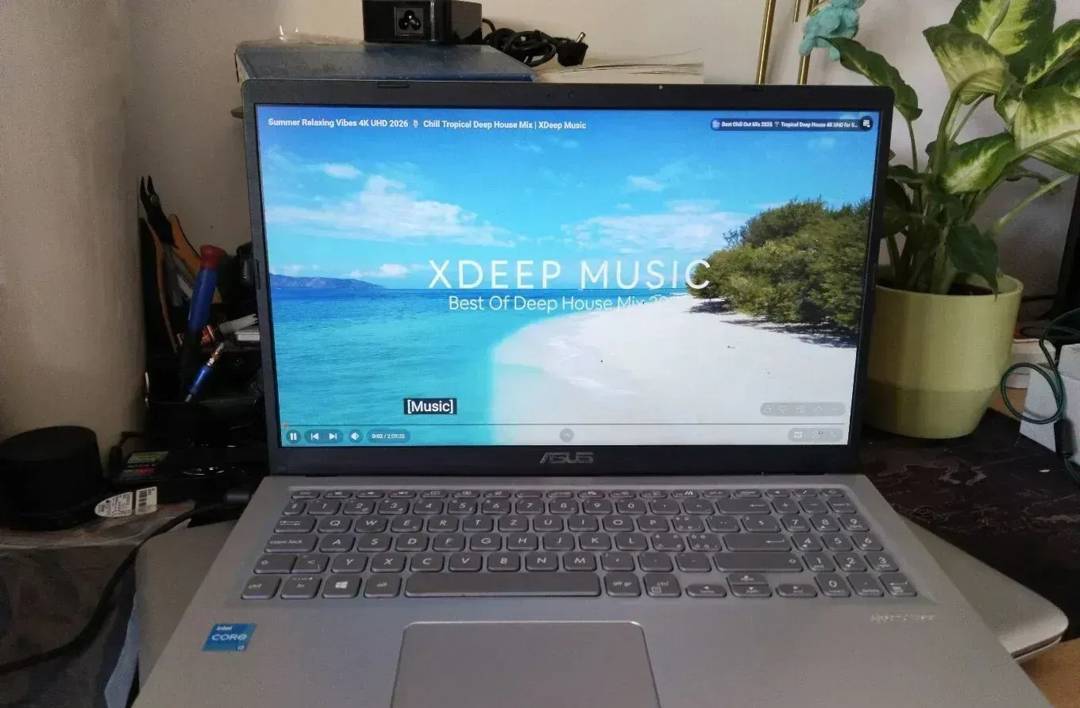 Prenosnik ASUS X515E — i3 1115G4, 4 GB RAM, 512 GB SSD