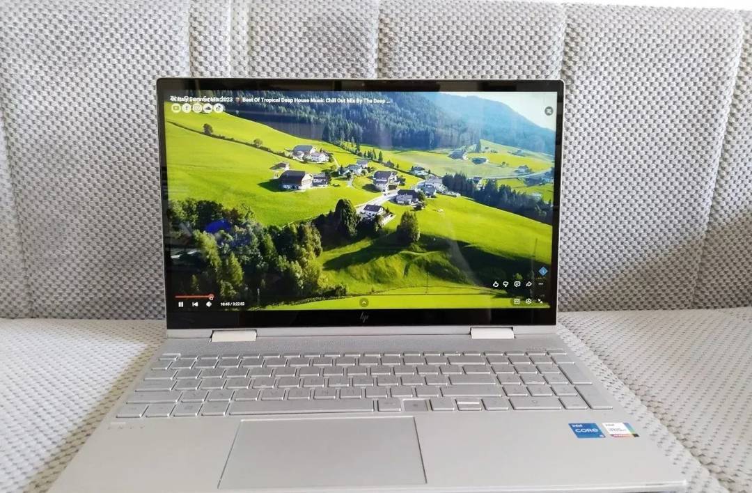 Prenosnik HP Envy x360 15 — i5 1135G7, 8 GB RAM, 512 GB SSD