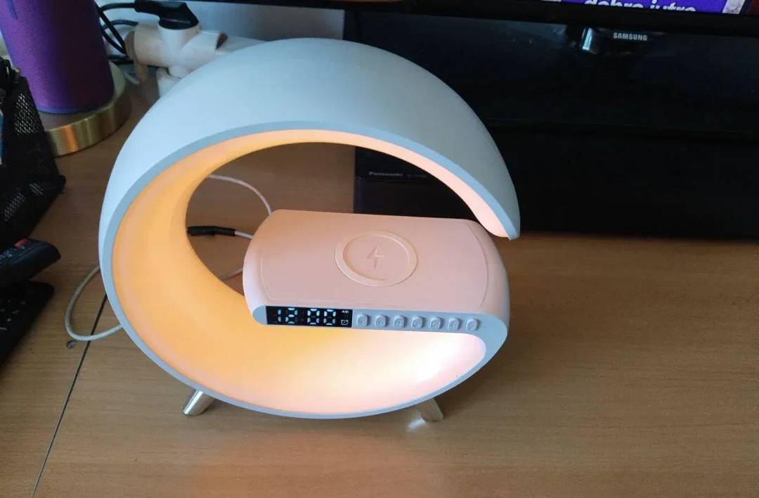 LED žarnica G z Bluetooth zvočnikom