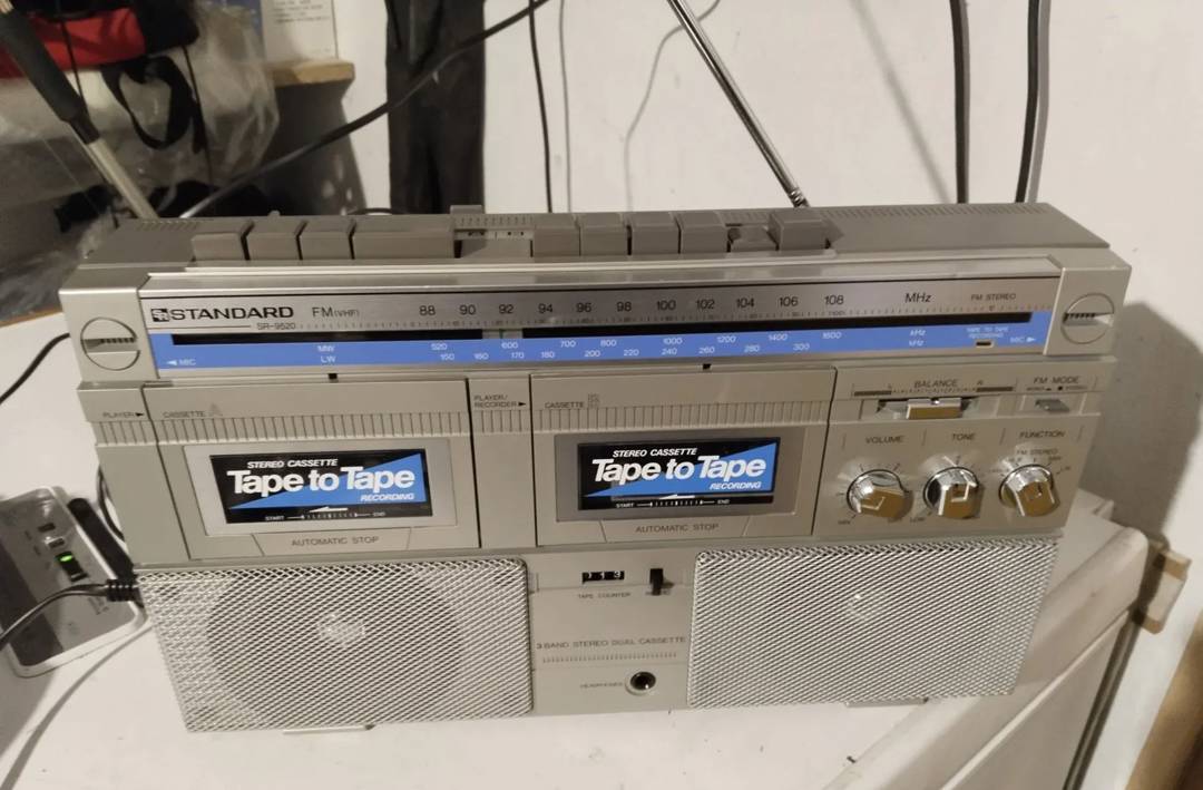 Radio kasetofon Standard SR-9520