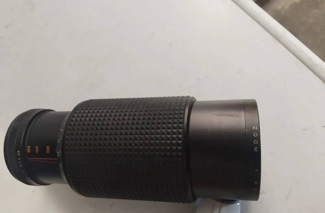 Objektiv Makinon 75-250 mm