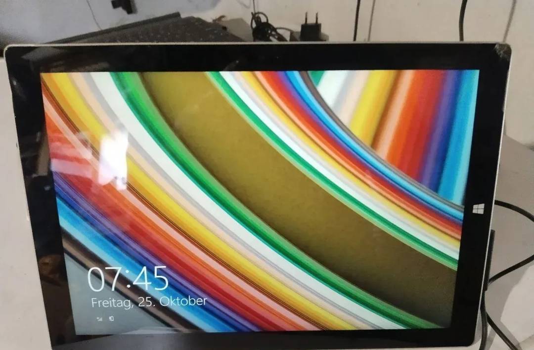 Tablični računalnik Microsoft Surface 64 GB (nedelujoč)