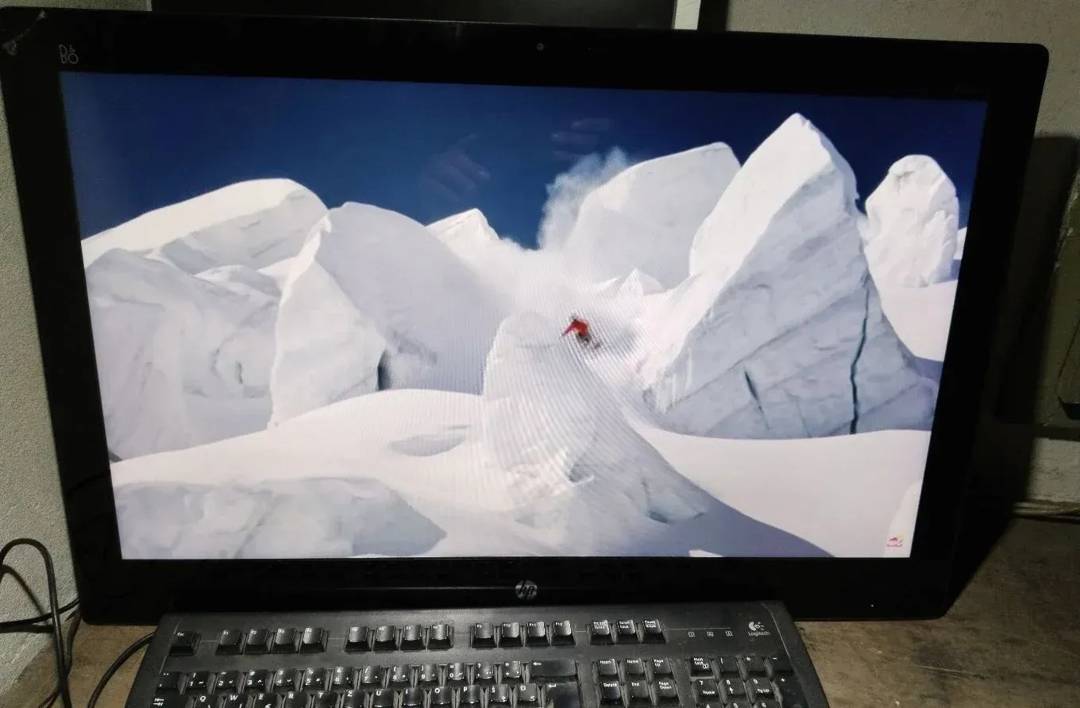 Računalnik HP Pavilion 27-n140nz All-in-One 27" — i7 4785T, 8 GB RAM, 1 TB HDD