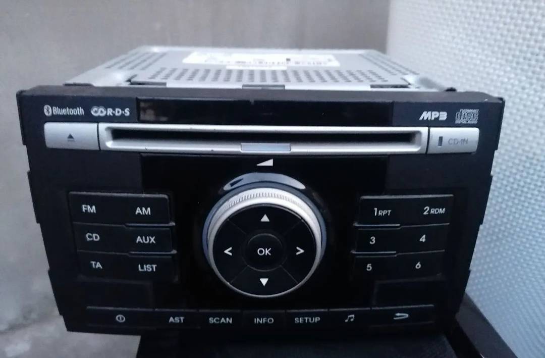 Original-CD-Radio Kia YN CDP mit Bluetooth
