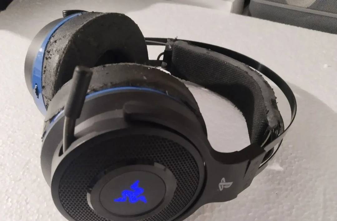 Слушалки Razer Thresher за PS4 — без USB приемник