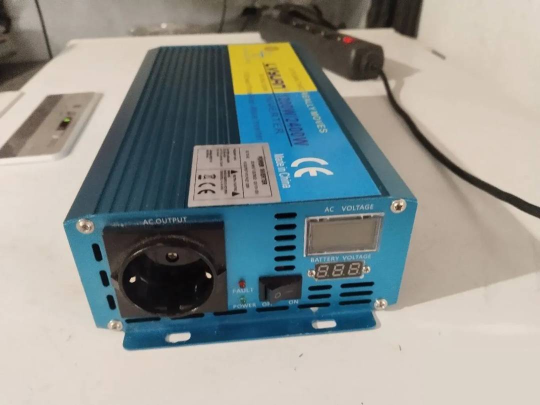 Wechselrichter LVYUAN 1200 W 12 V auf 230 V reiner Sinus