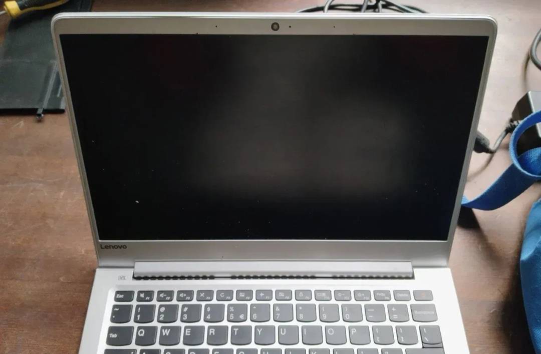Laptop Lenovo IdeaPad 710S-13IKB (za delove)