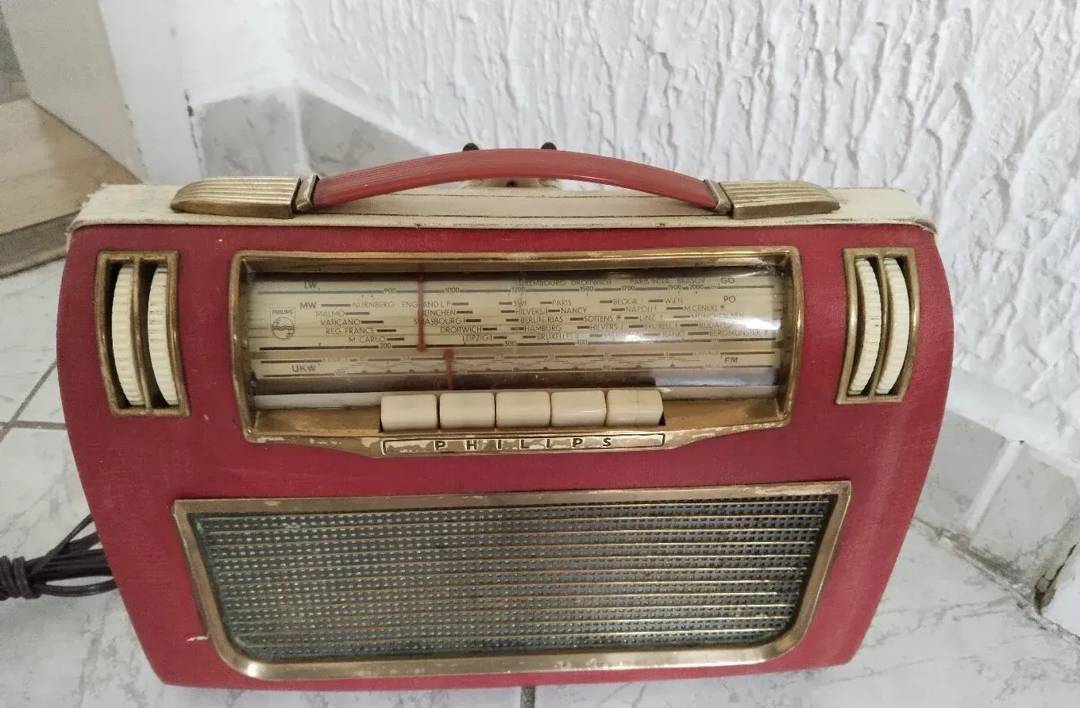 Radijski sprejemnik Philips na elektronke Annette L4X92AB/72