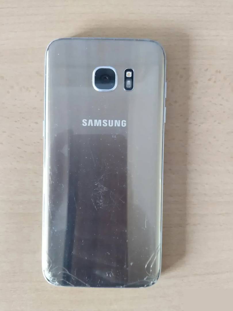 Mobilni telefon Samsung Galaxy S7 Edge (pokvarjen)