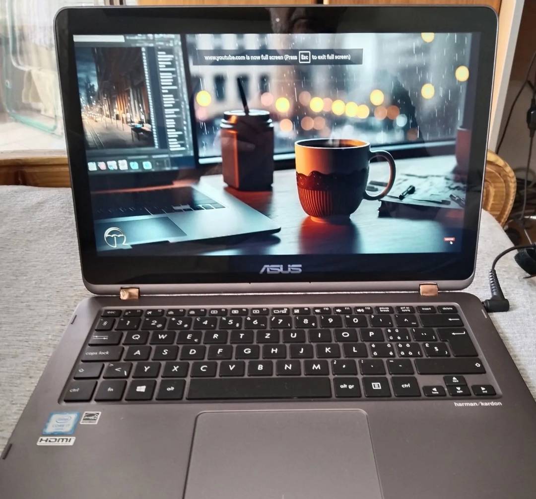 Prenosnik ASUS ZenBook Flip UX360U — i7 6500U, 8 GB RAM, 128 GB SSD