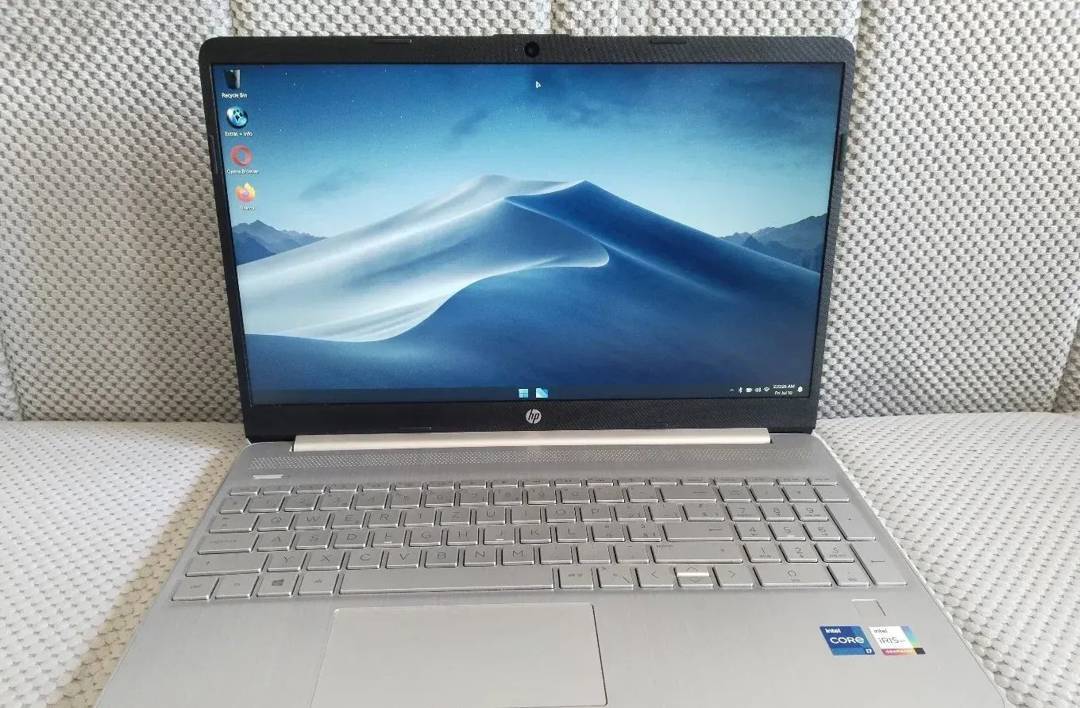Ноутбук HP 15s-fq2775nz — i7 1165G7, 16 GB RAM, 512 GB SSD