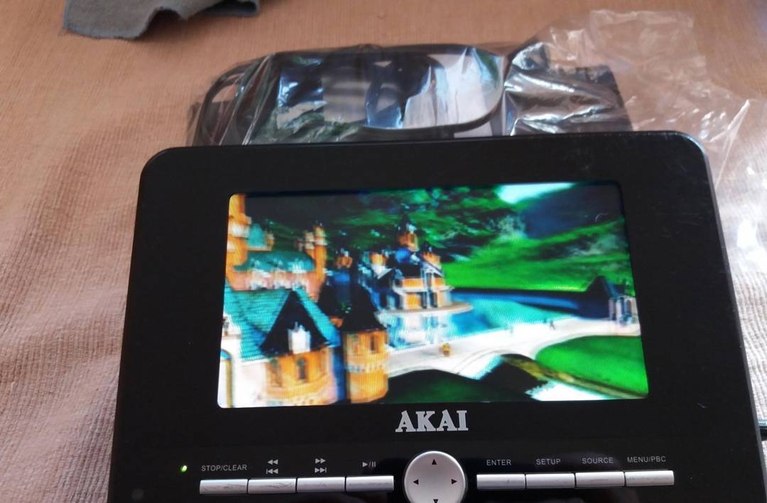 Prenosni DVD-predvajalnik Akai ADS799BDV
