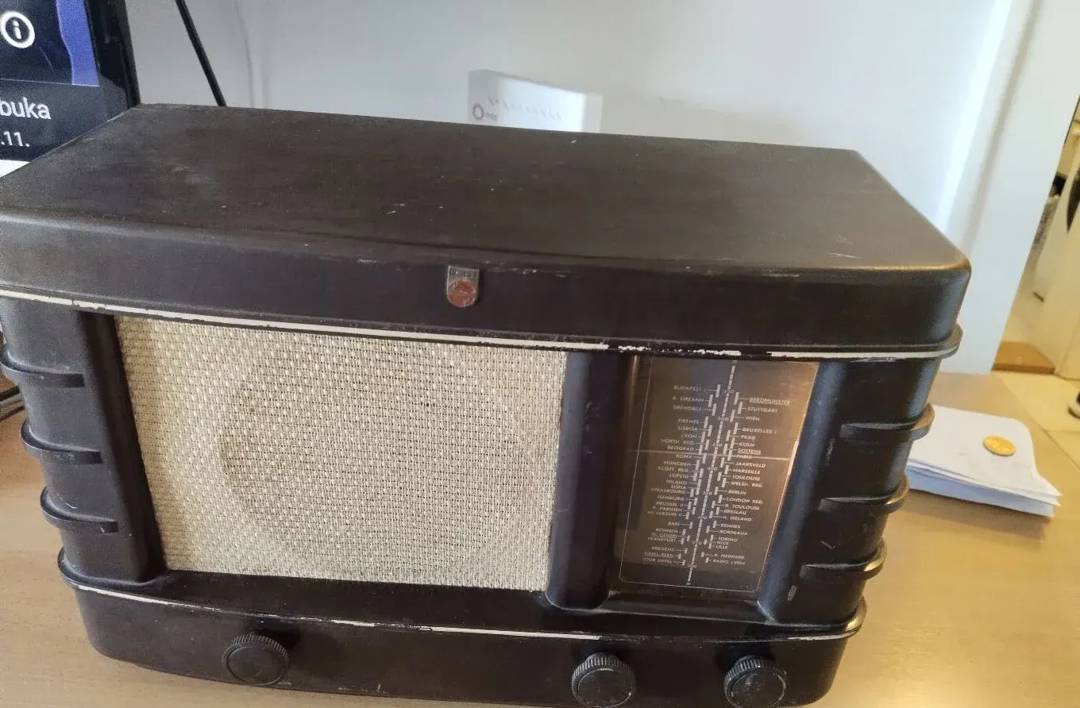 Cijevni radio Philips Philette 206A — 1940. godina