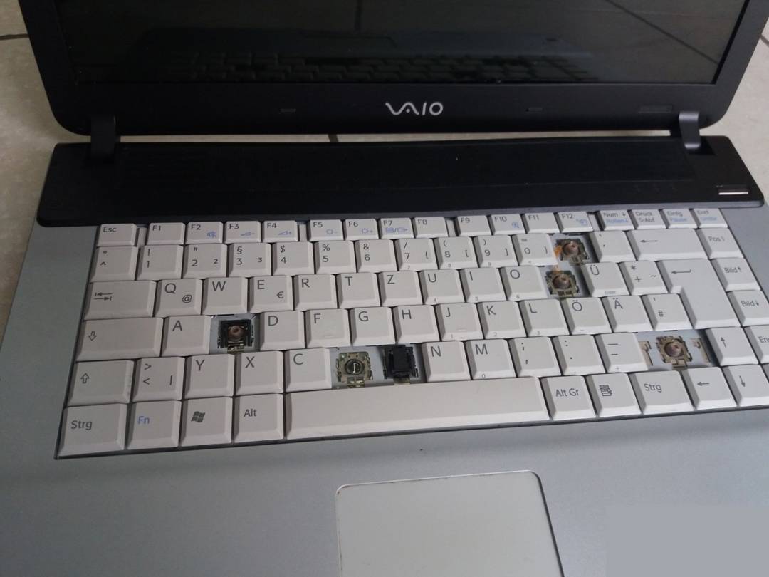 Laptop Sony VAIO PCG-7M1M (za dijelove)